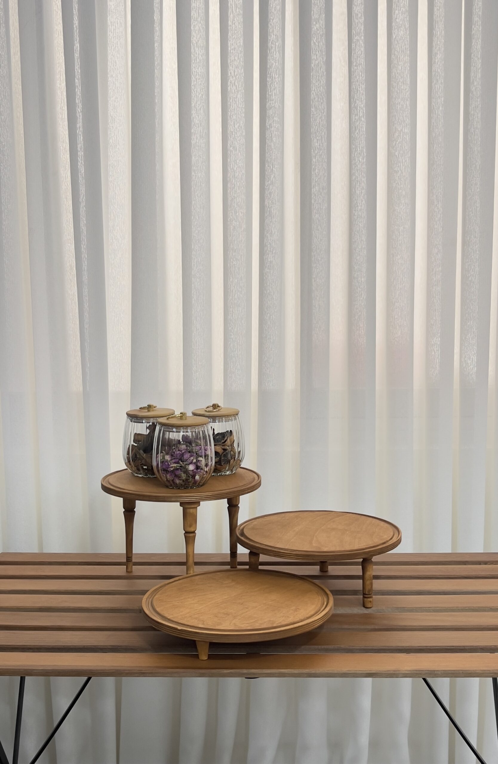 رایزر پایه دار گرد چوبی